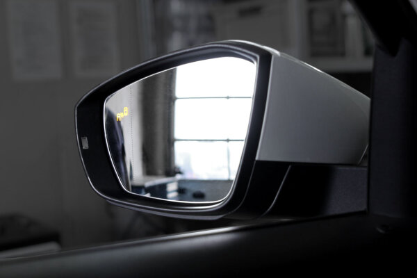 Spurwechselassistent inkl. Ausparkassistent für VW T-Roc A11